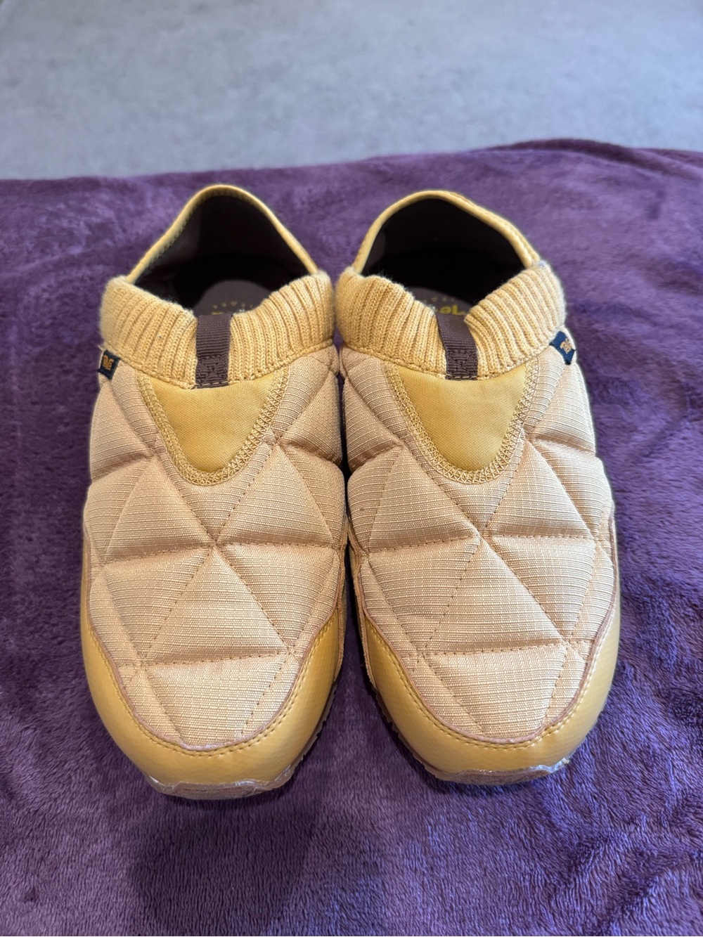 Teva reember yellow